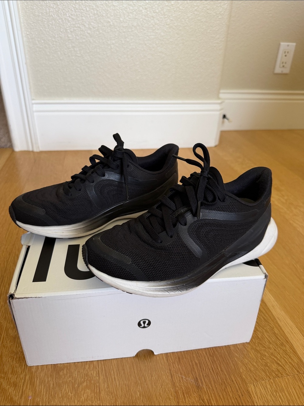 Lululemon Womens Blissful Run 2 Running Shoes